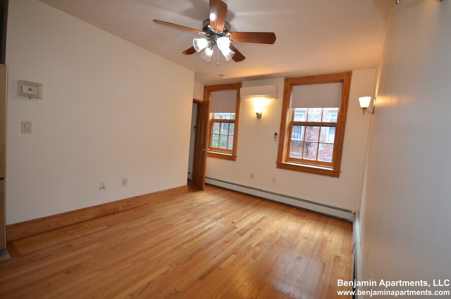 Building Photo - 89 Myrtle St