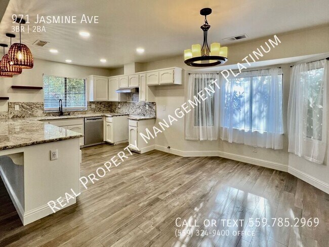 Building Photo - 971 Jasmine Ave