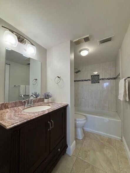 Building Photo - 21905 Lake Forest Cir