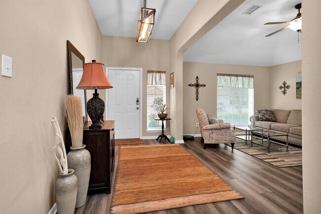 Building Photo - 7 Cypress Bayou Ct