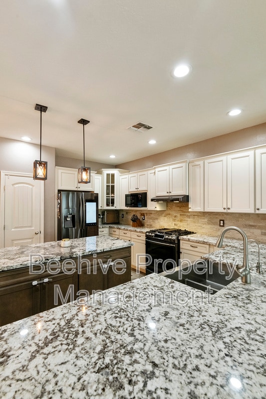 Building Photo - 3829 E Kesler Ln