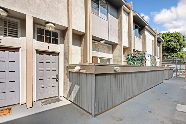 Building Photo - 1138 20th St