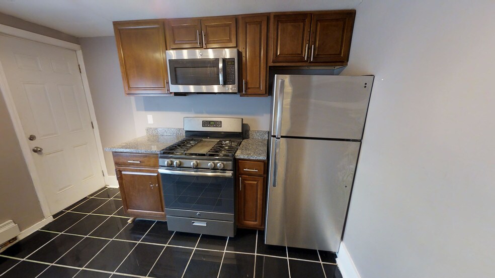 Building Photo - 105 Comstock Ave