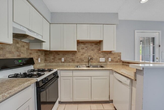 Building Photo - 6020 Westcreek Dr
