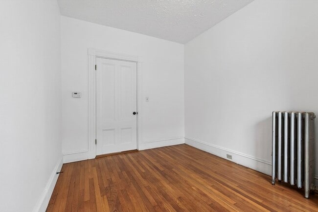 Building Photo - 168 Elliot St