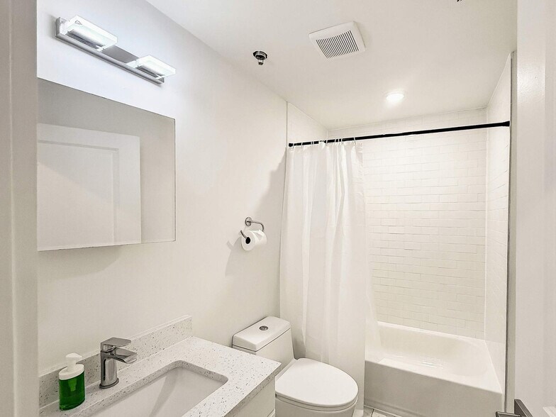 Building Photo - 1427 Germantown Ave