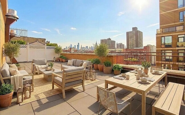 Building Photo - 394 E 8th St