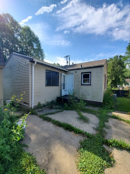 Building Photo - 2925 Colorado Ave