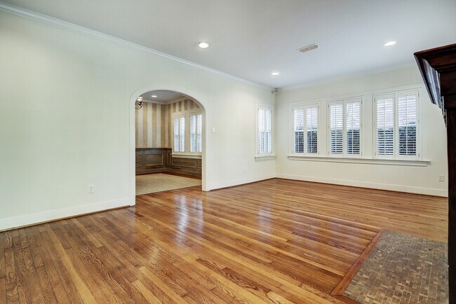 Building Photo - 2807 Lafayette St