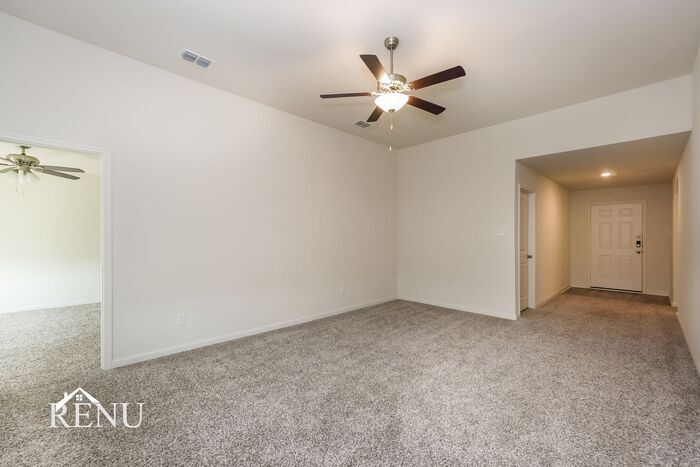 Building Photo - 123 Palomino Bnd Dr