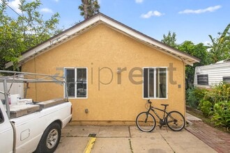 Building Photo - 2431 S Catalina St