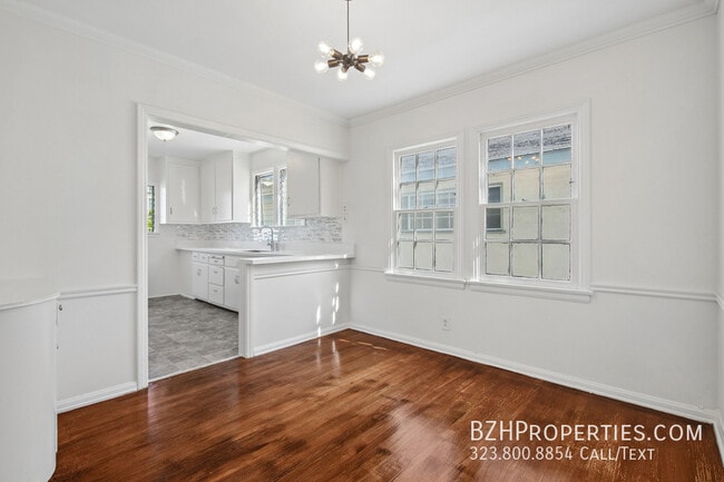 Building Photo - 1047 1/2 S Holt Ave-