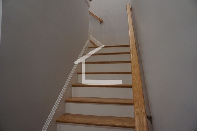 Building Photo - Amazing 3 bed 1.5 bath in Brighton...