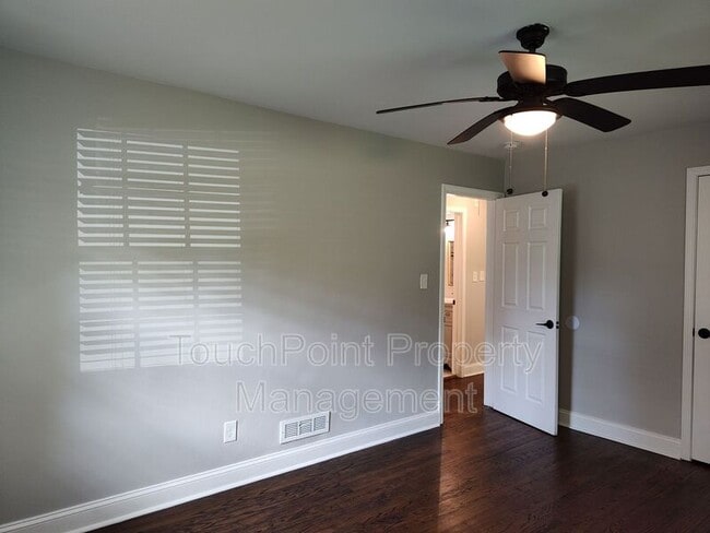 Building Photo - 3401 Bonaire Dr