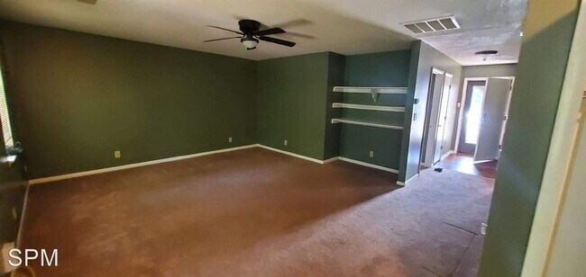 Building Photo - 2 br, 2 bath House - 4212 Chalet Circle