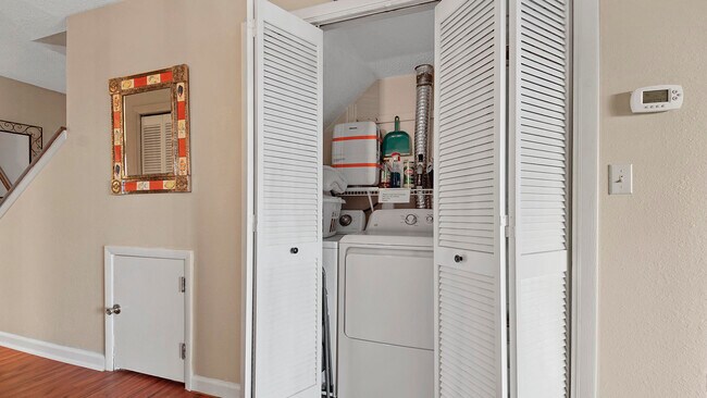 Building Photo - 17620 Front Beach Rd