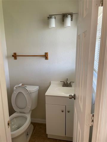 Building Photo - 2532 Jeanette Dr