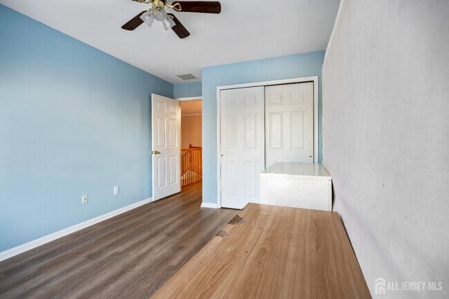 Building Photo - 11 Windsong Cir