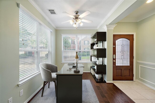 Building Photo - 2626 Couch St