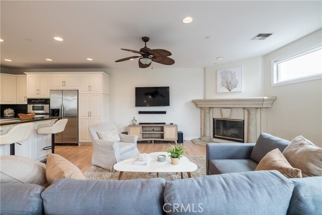 Building Photo - 604 Manhattan Beach Blvd