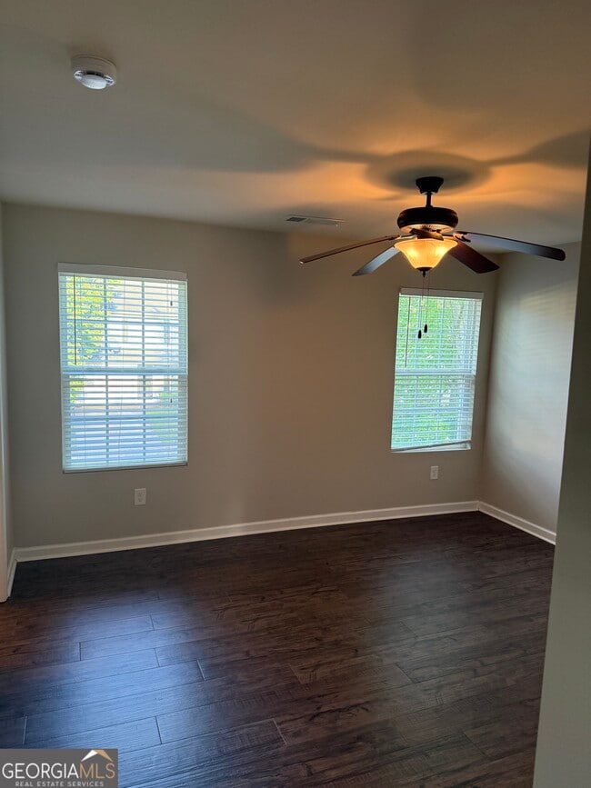 Building Photo - 241 Coral Cir
