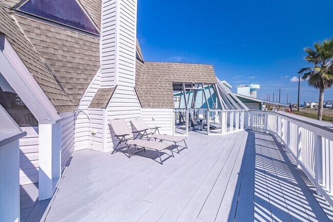 Building Photo - 22814 Verano Dr