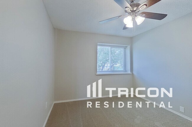Building Photo - 809 Waggoman Rd