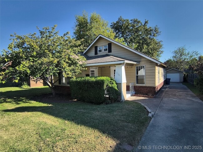 Primary Photo - 2124 E 17th Pl