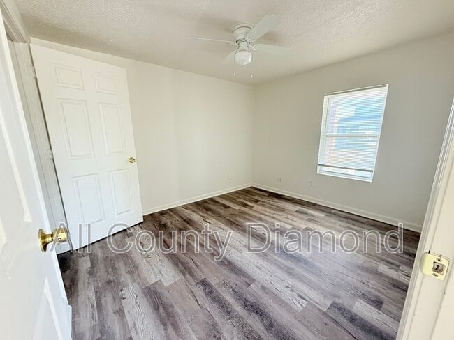 Building Photo - 237 Helen Ave