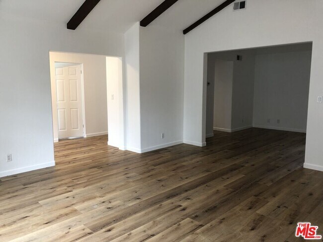 Building Photo - 2714 Montana Ave