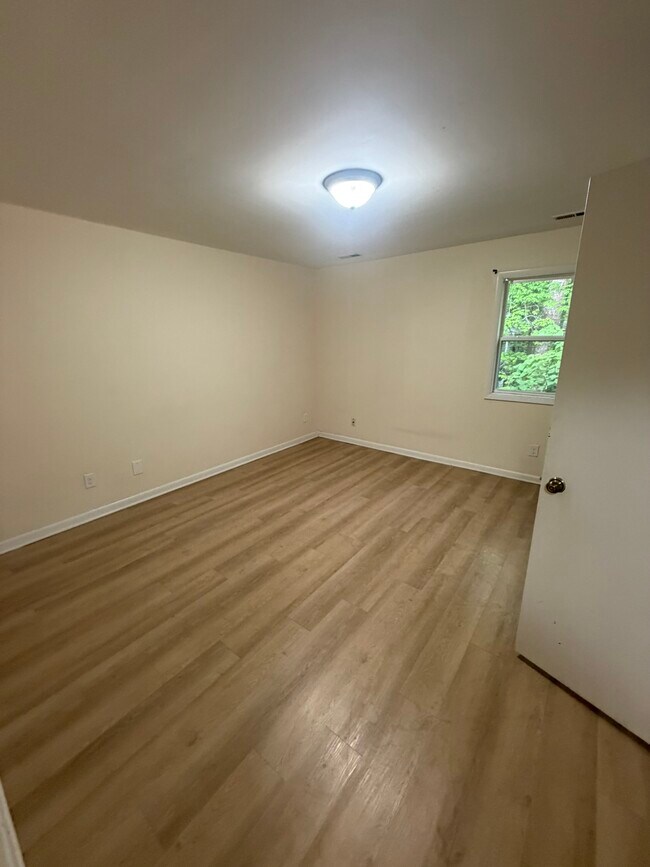Building Photo - 936 Hearthridge Ct
