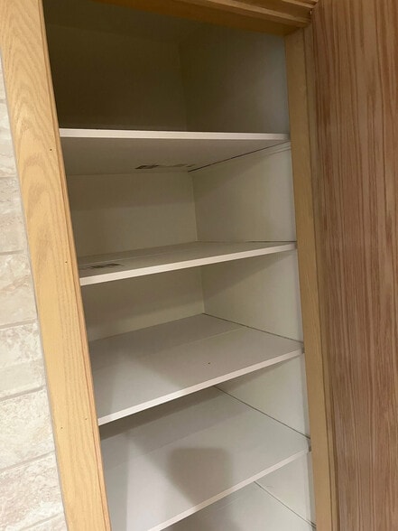 Building Photo - 6537 N Natoma Ave