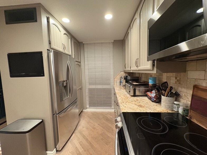 Building Photo - 16548 Harbour Ln