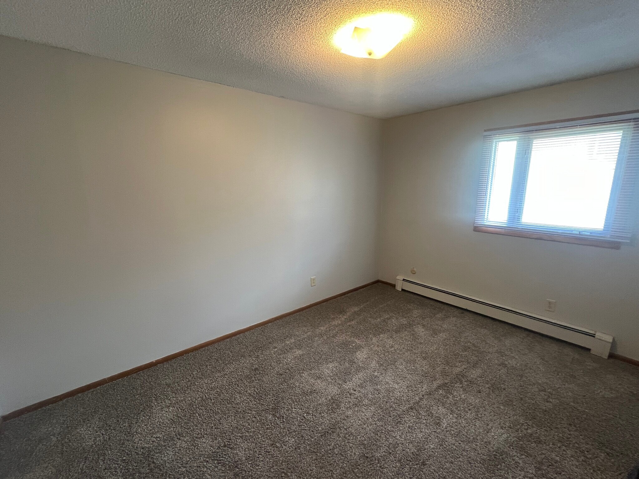 Building Photo - 2216 18 1/2 Ave NW