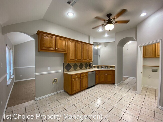 Building Photo - 3 br, 2 bath House - 8621 Lariat Cir