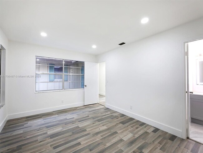 Building Photo - 1901 Coquina Way