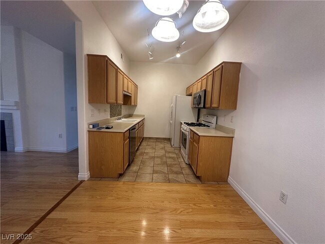 Building Photo - 3395 Cactus Shadow St