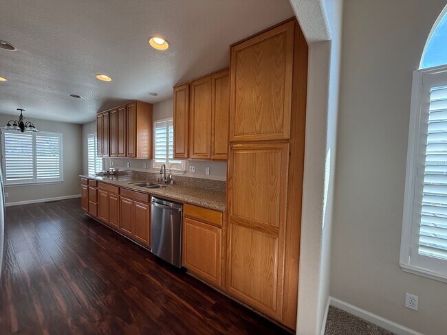 Building Photo - 2379 Albatross Way