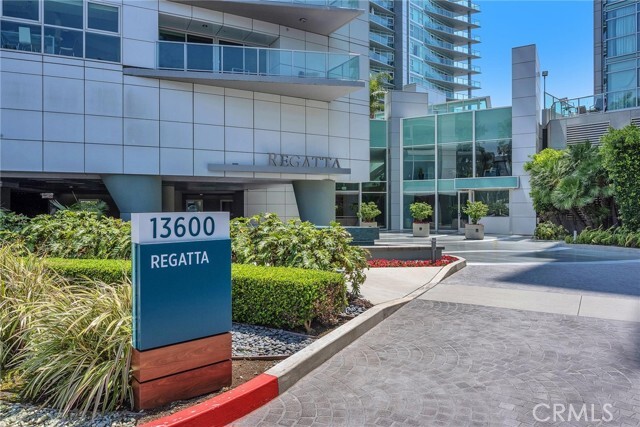 Building Photo - 13600 Marina Pointe Dr