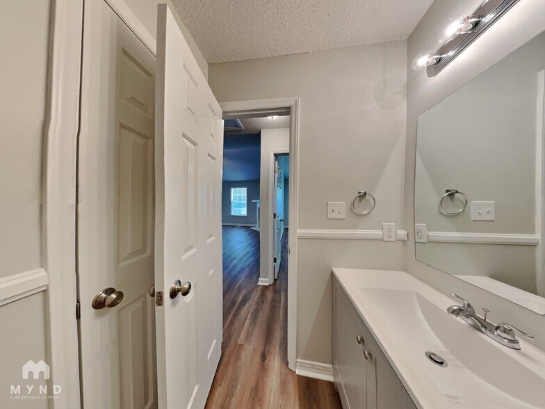 Building Photo - 589 Spaniel Ln