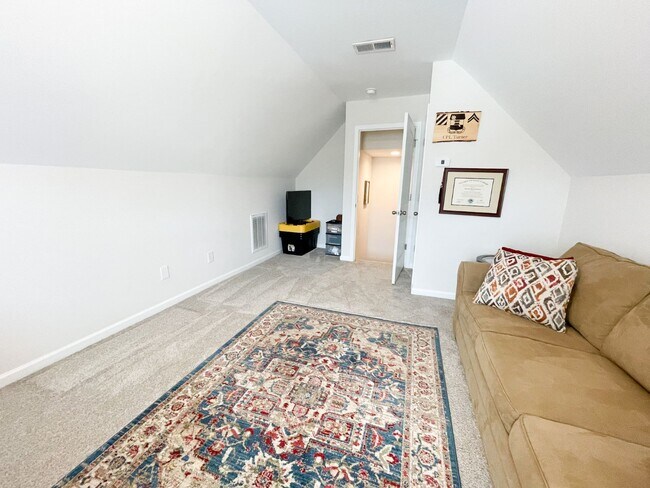 Building Photo - 117 Calming Crk Wy