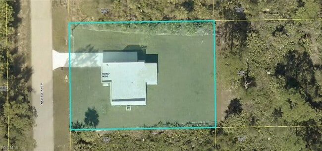 Building Photo - 133 Nacelle Ave S