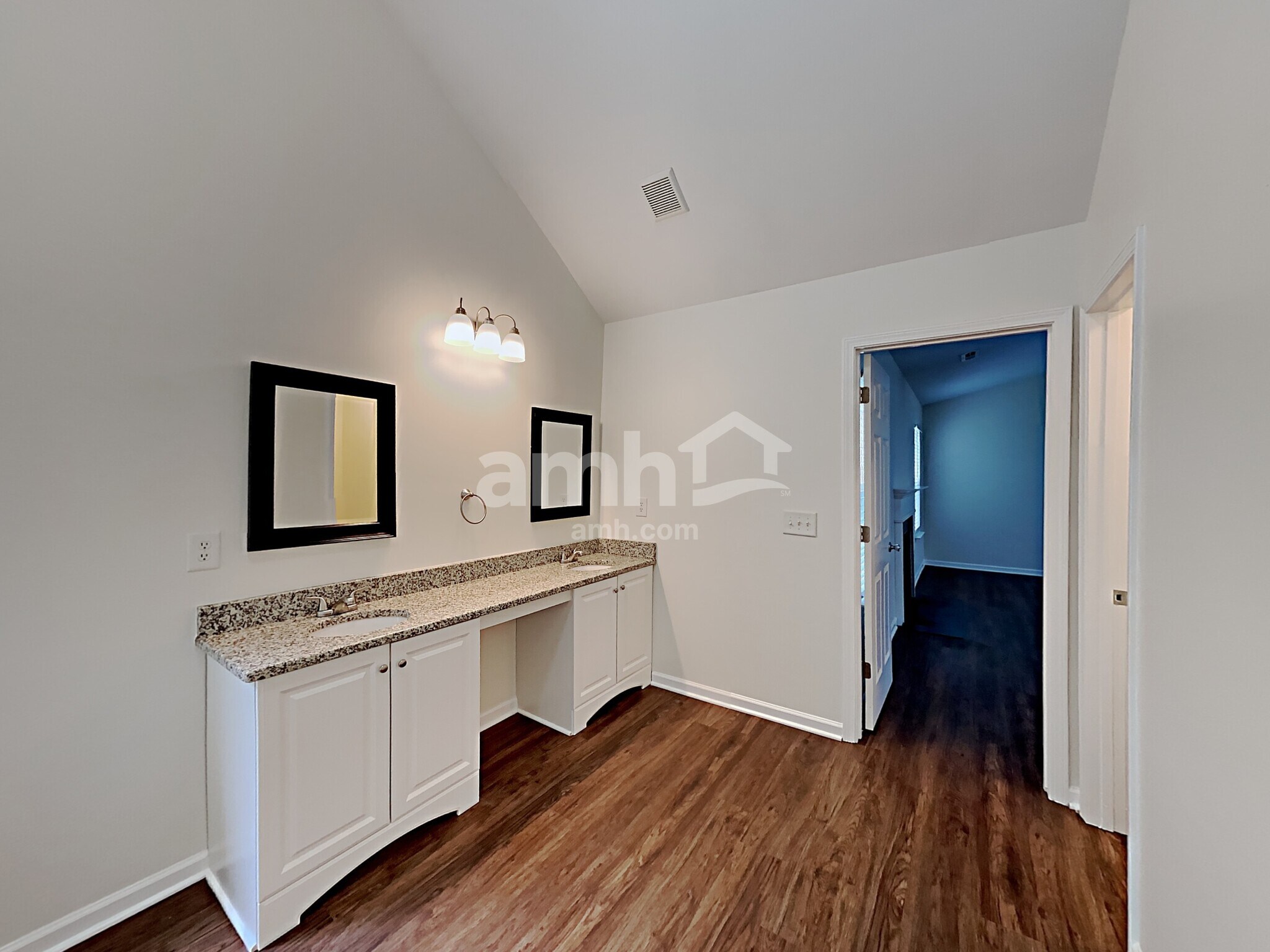 Building Photo - 3103 Hendricks Chapel Ln