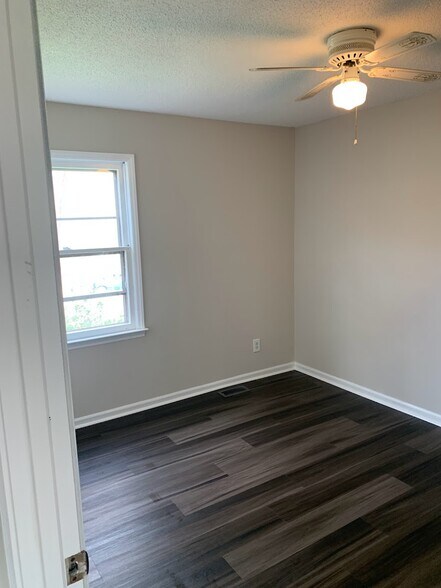 Building Photo - 277 River Loop Rd