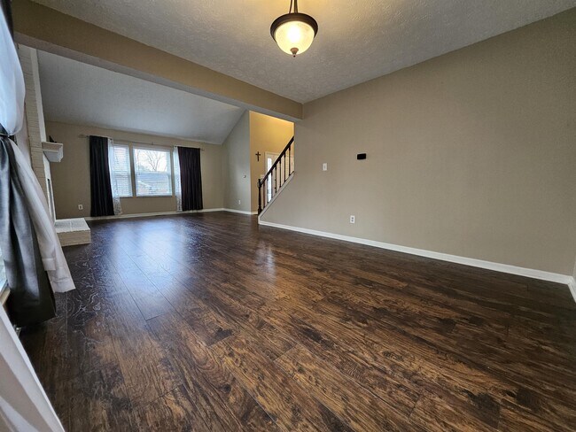 Building Photo - 7645 Bayridge Dr