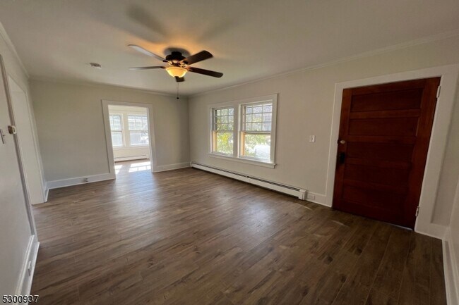 Building Photo - 16 Oxford St