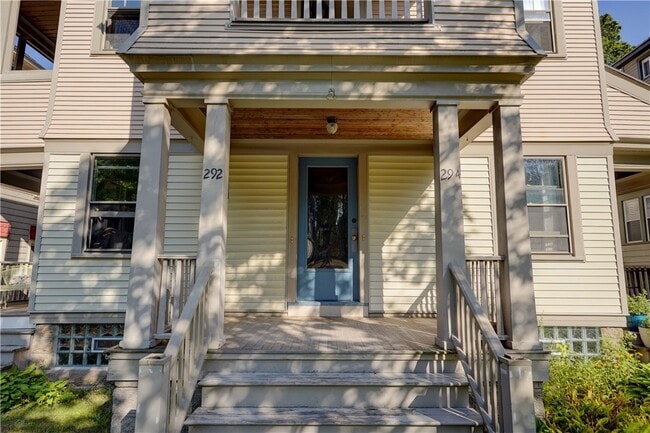 Building Photo - 294 Laburnam Crescent