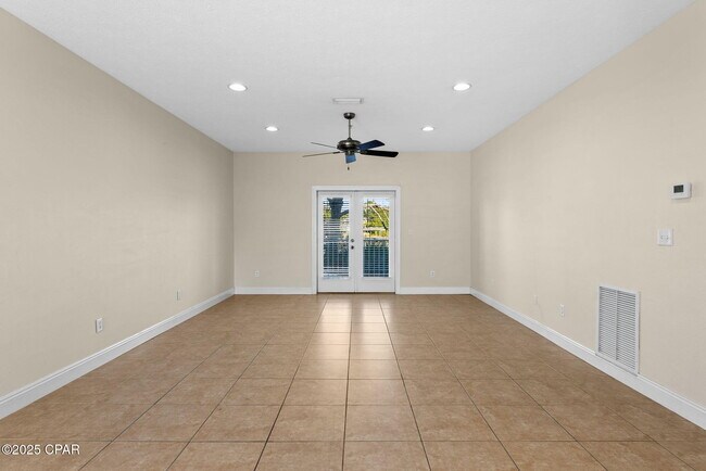 Building Photo - 212 Bonita Cir