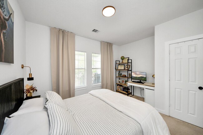 Building Photo - 111 Jenkins St