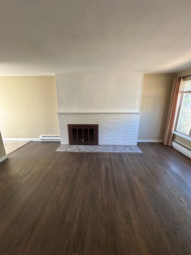 Building Photo - Girgis Duplex